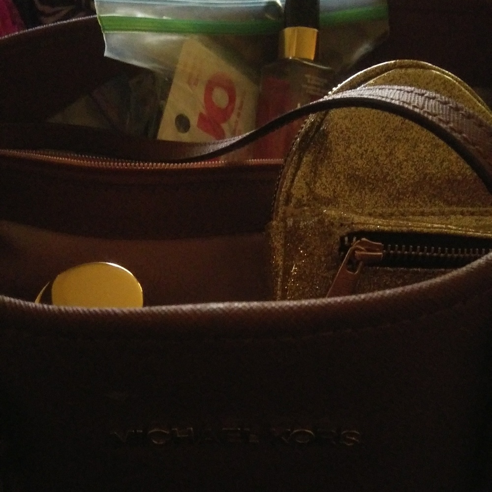 Micheal kors jet set traveler's tote